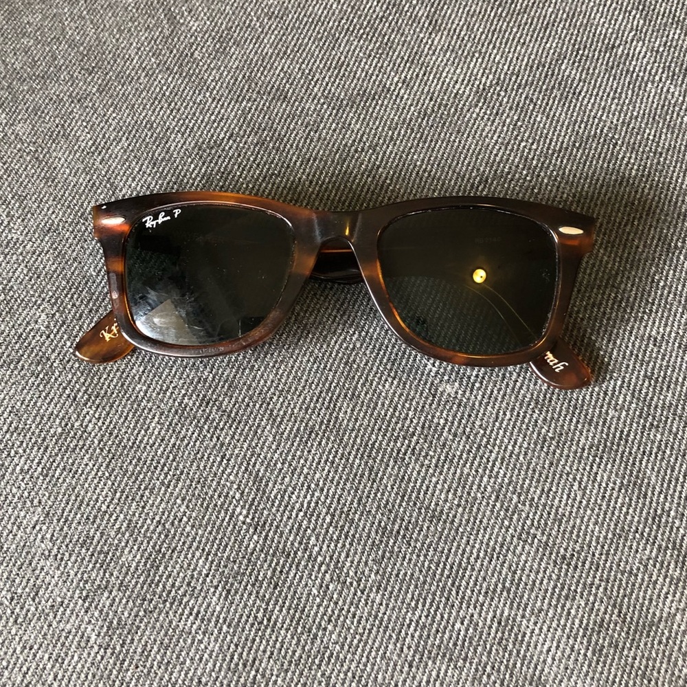Ray Ban sunglasses tortious color polarized.